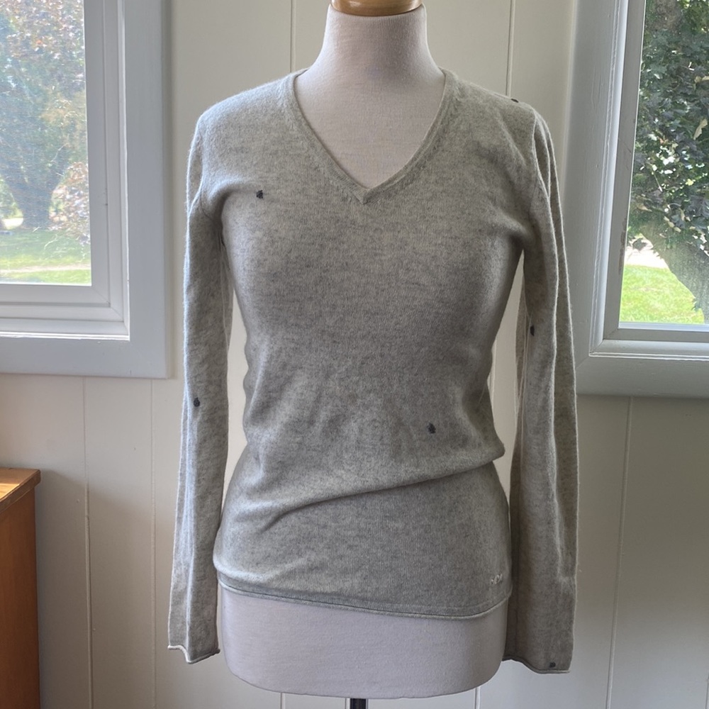 100% Cashmere V-Neck Sweater S